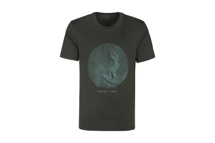 نحوه استایل زدن انواع تیشرت مردانه